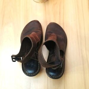 Born handcrafted footwear brown leather upper with closed toe open back heal